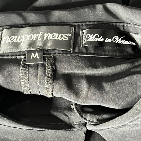 NEWPORT NEWS Women’s Black Ruffled  Button Front Blouse Size M - Picture 7 of 9